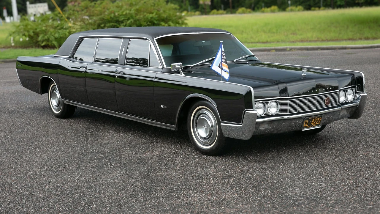 1967 Lincoln Continental 4th Gen - Image 22 of 31