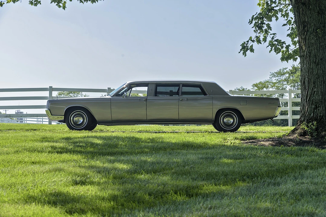1967 Lincoln Continental 4th Gen - Image 7 of 31