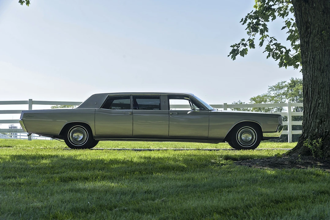 1967 Lincoln Continental 4th Gen - Image 12 of 31