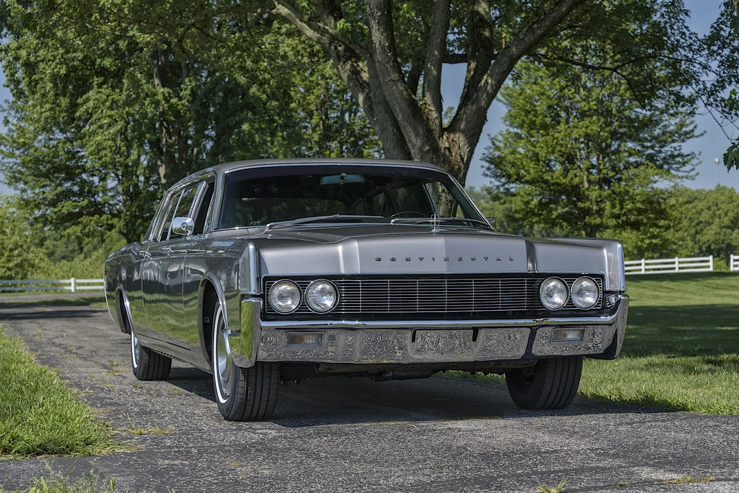 1967 Lincoln Continental 4th Gen - Image 2 of 31