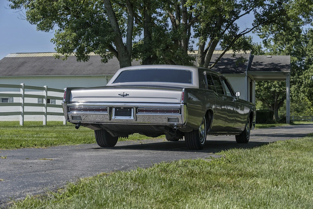 1967 Lincoln Continental 4th Gen - Image 11 of 31