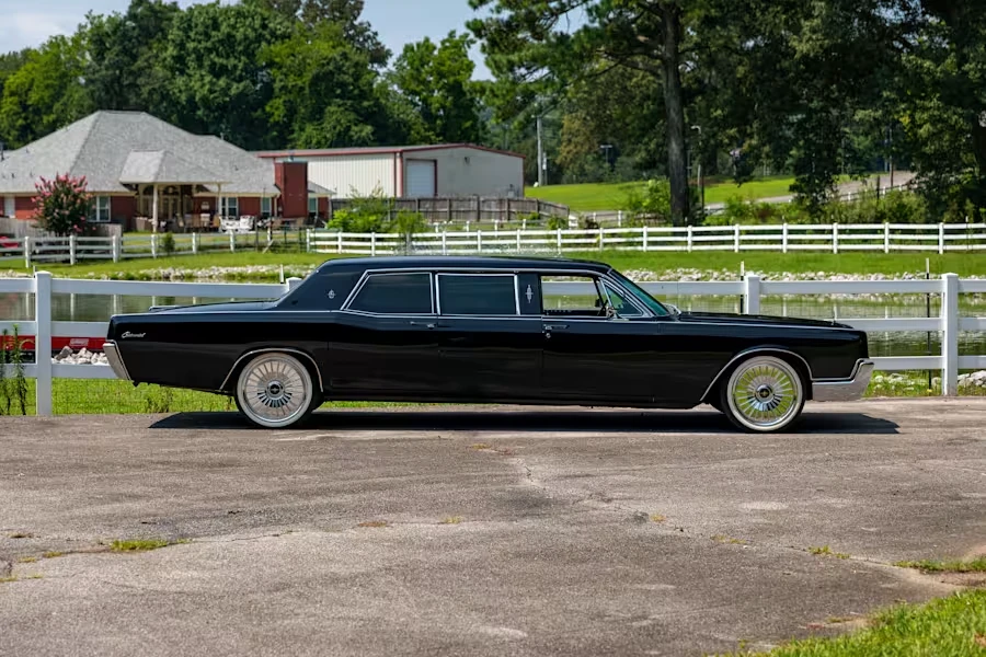 1967 Lincoln Continental 4th Gen - Image 17 of 31