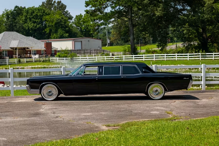 1967 Lincoln Continental 4th Gen - Image 2 of 31