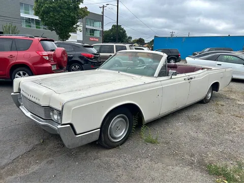 1967 Lincoln Continental Sedan 4D