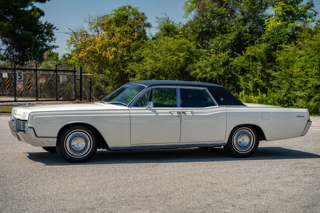 1967 Lincoln Continental 4th Gen - Image 27 of 31