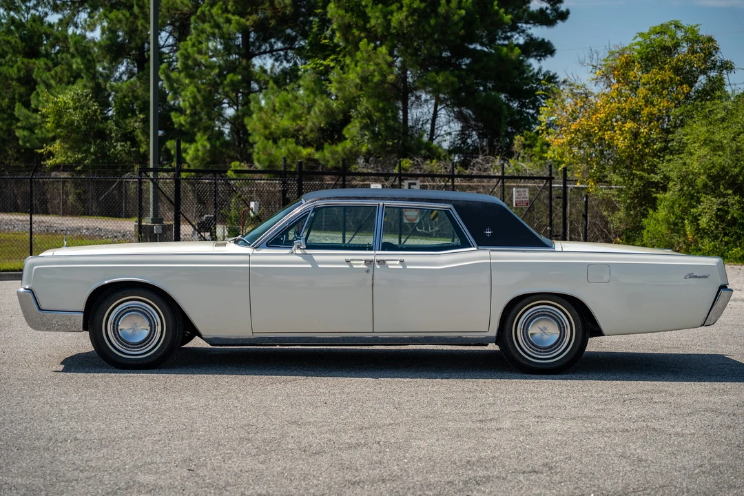 1967 Lincoln Continental 4th Gen - Image 26 of 31