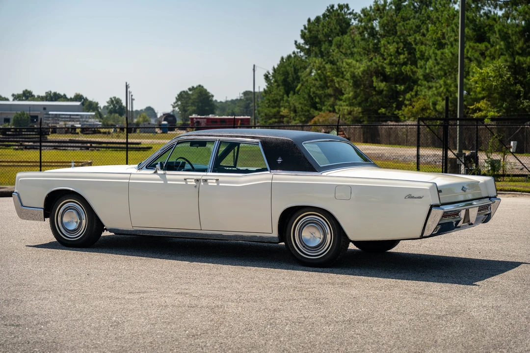 1967 Lincoln Continental 4th Gen - Image 24 of 31