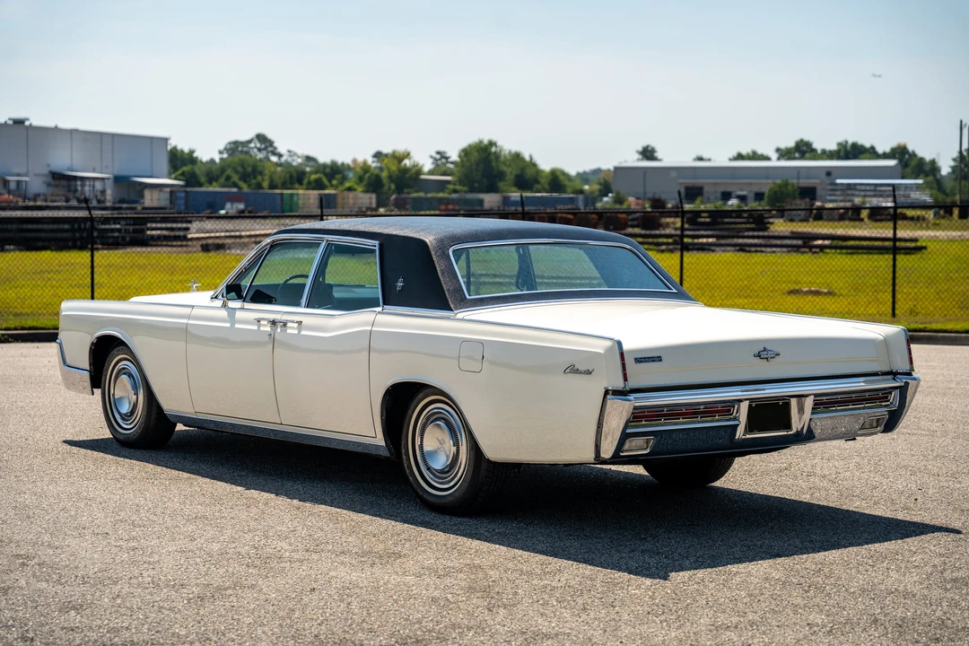 1967 Lincoln Continental 4th Gen - Image 22 of 31