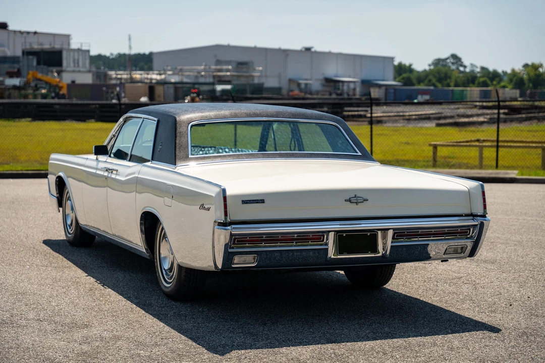 1967 Lincoln Continental 4th Gen - Image 21 of 31
