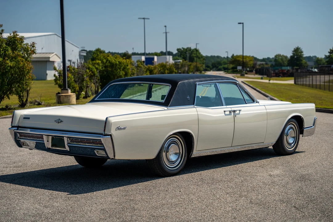 1967 Lincoln Continental 4th Gen - Image 16 of 31