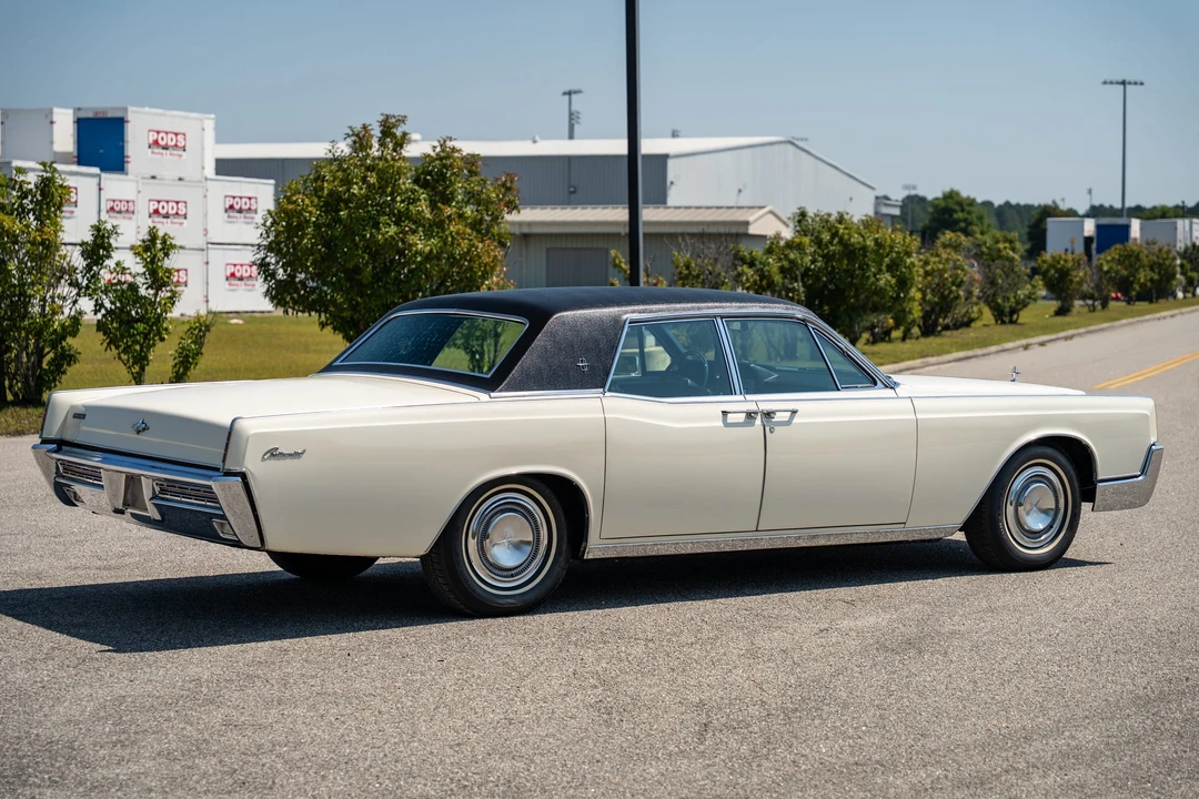1967 Lincoln Continental 4th Gen - Image 15 of 31