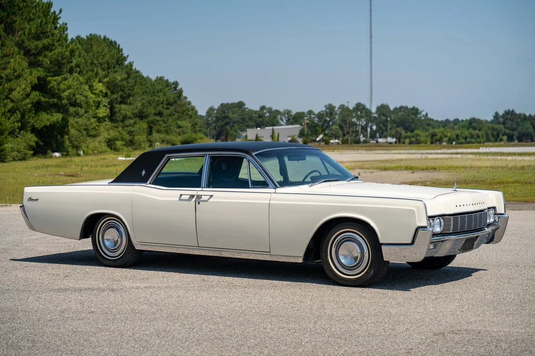 1967 Lincoln Continental 4th Gen - Image 11 of 31