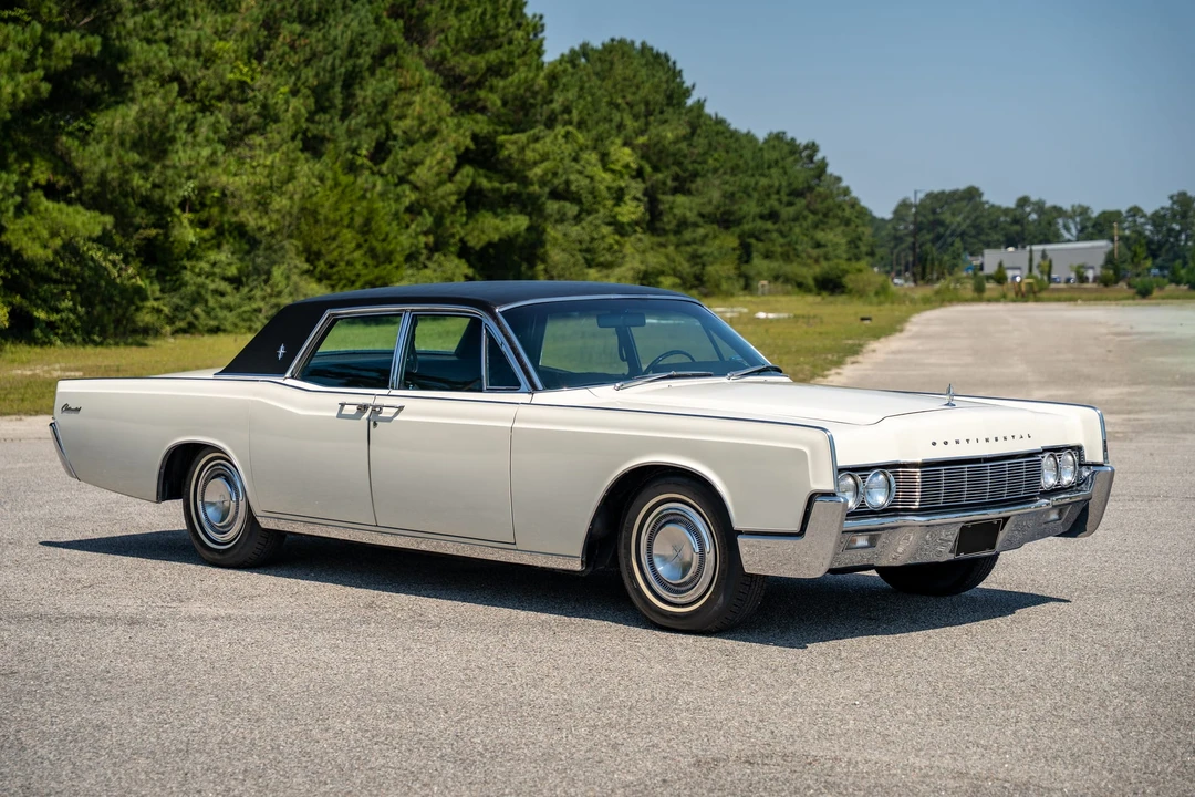 1967 Lincoln Continental 4th Gen - Image 9 of 31