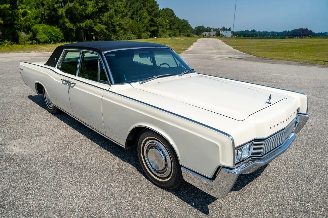 1967 Lincoln Continental 4th Gen - Image 10 of 31