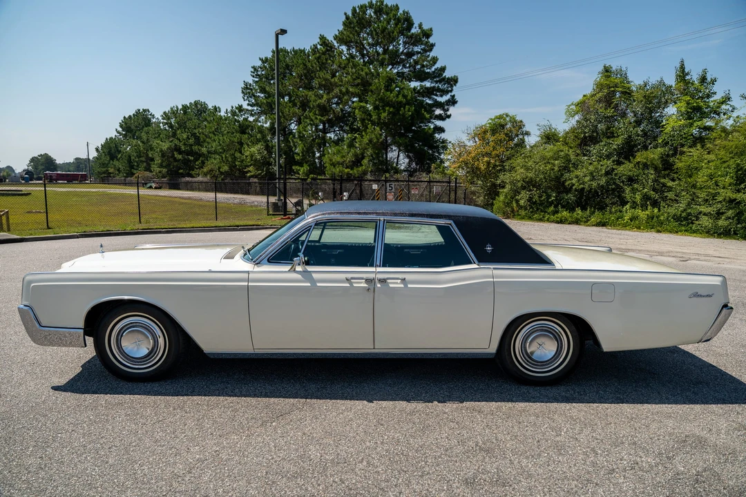 1967 Lincoln Continental 4th Gen - Image 25 of 31