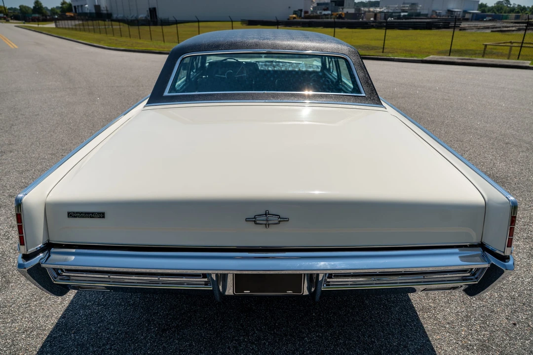 1967 Lincoln Continental 4th Gen - Image 20 of 31