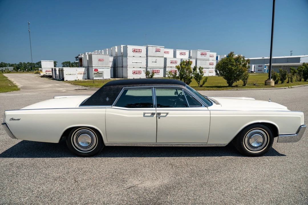 1967 Lincoln Continental 4th Gen - Image 13 of 31