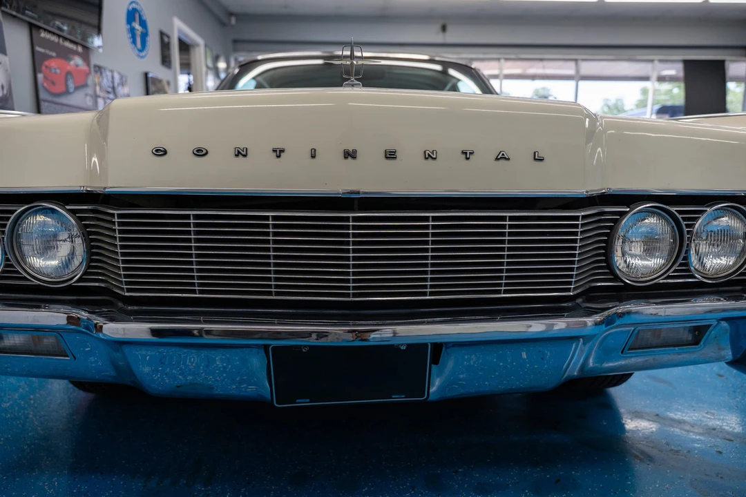 1967 Lincoln Continental 4th Gen - Image 28 of 31