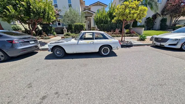 1967 MG B GT V8 Custom
