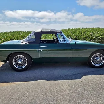 1967 MGB x