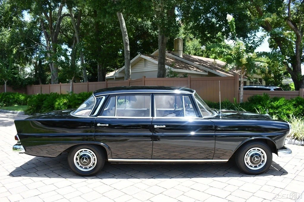 1967 Mercedes-Benz W110 - Image 5 of 21