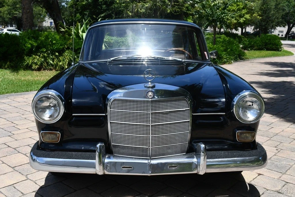 1967 Mercedes-Benz W110 - Image 8 of 21