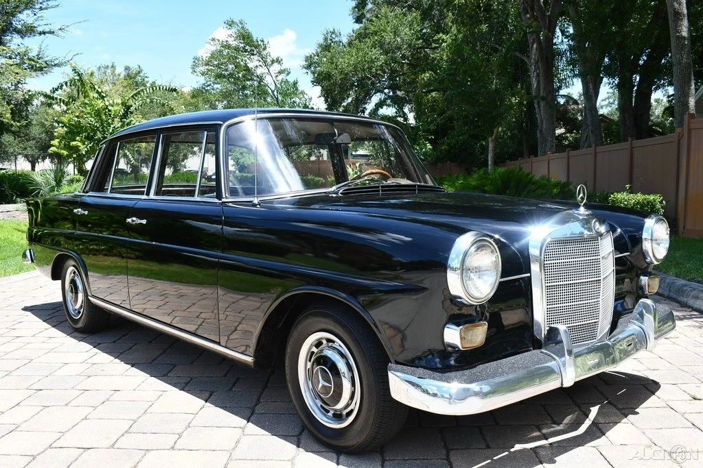 1967 Mercedes-Benz W110 - Image 3 of 21
