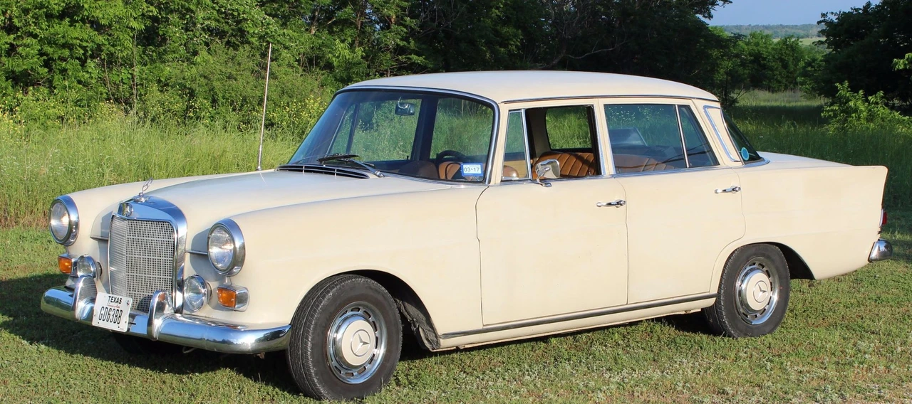 1967 Mercedes-Benz W110 - Image 14 of 31
