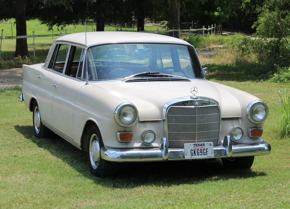 1967 Mercedes-Benz W110 - Image 6 of 31