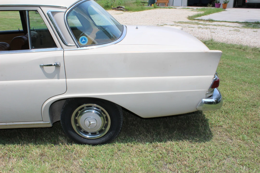1967 Mercedes-Benz W110 - Image 20 of 31