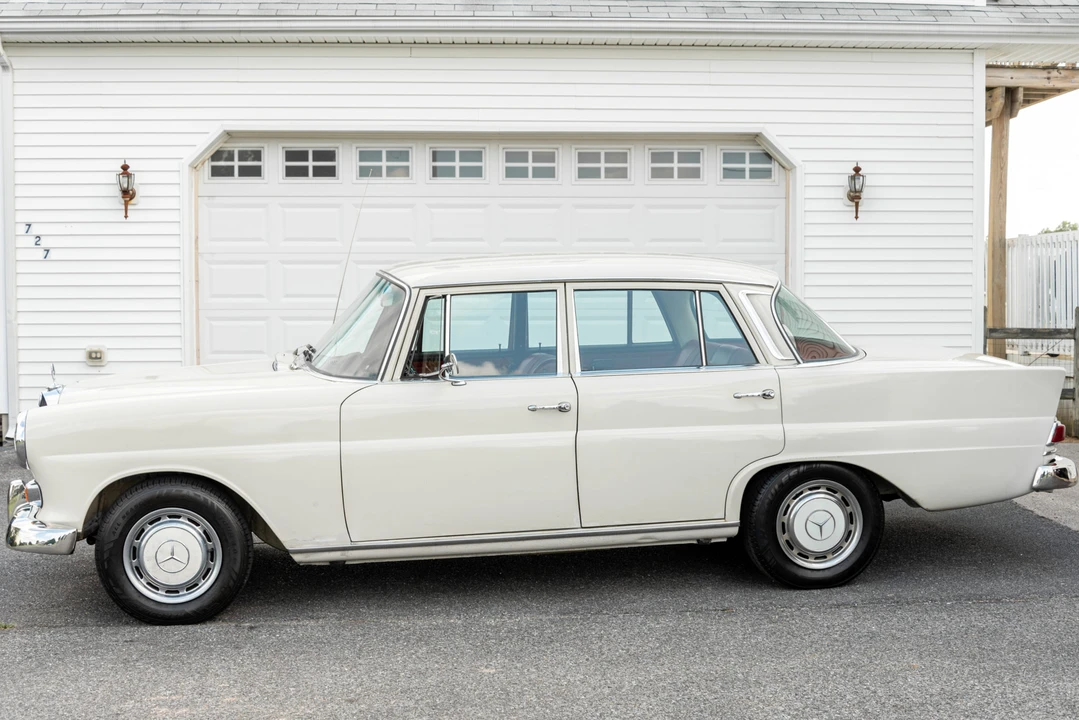 1967 Mercedes-Benz W110 - Image 2 of 31