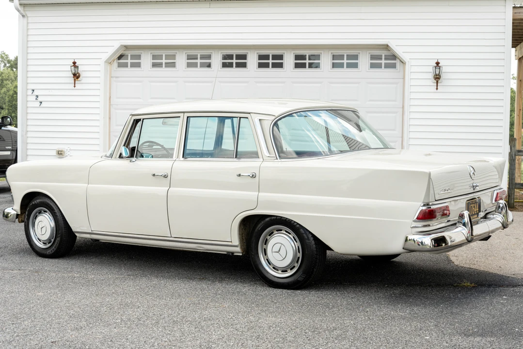 1967 Mercedes-Benz W110 - Image 3 of 31