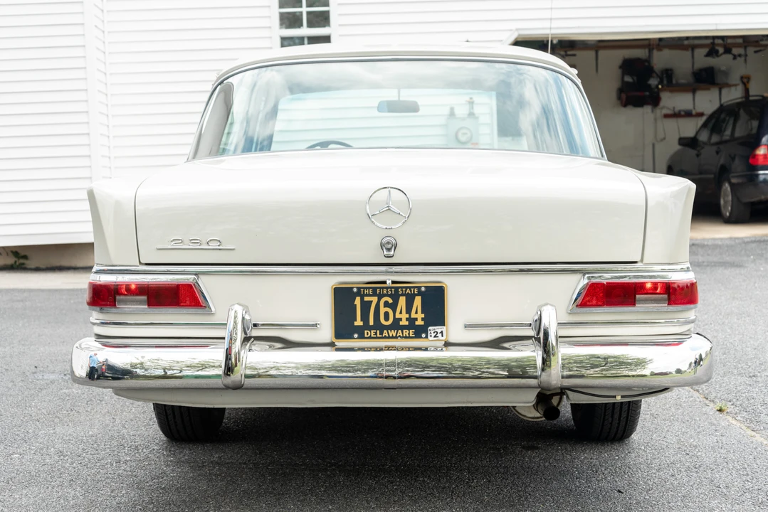 1967 Mercedes-Benz W110 - Image 8 of 31