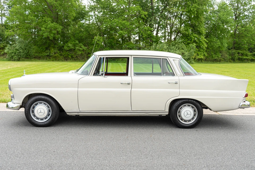 1967 Mercedes-Benz W110 - Image 11 of 31