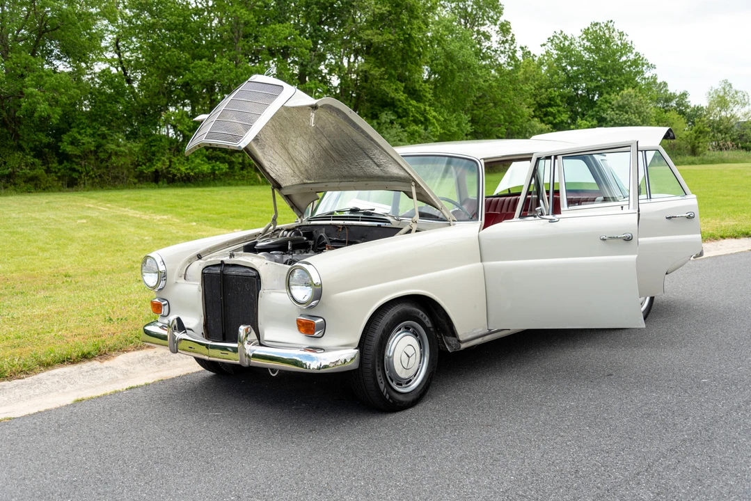 1967 Mercedes-Benz W110 - Image 14 of 31