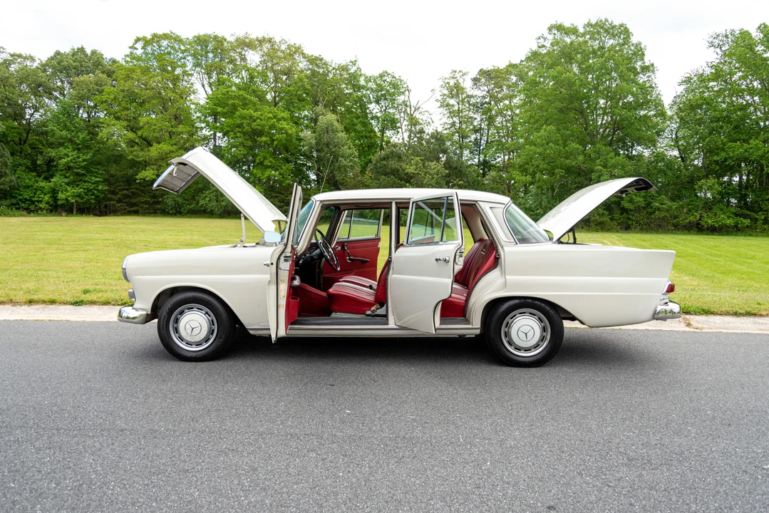 1967 Mercedes-Benz W110 - Image 15 of 31