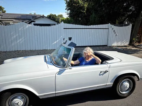 1967 Mercedes-Benz 230 SL Pagoda Chrome