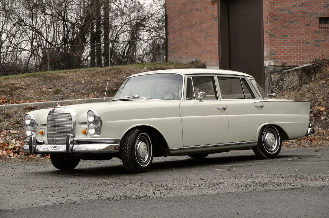 1967 Mercedes-Benz W111 Sedan - Image 12 of 31