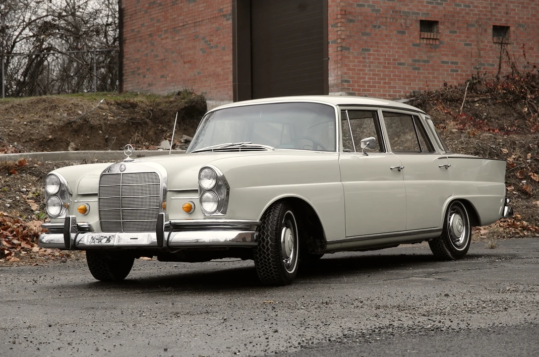 1967 Mercedes-Benz W111 Sedan - Image 7 of 31