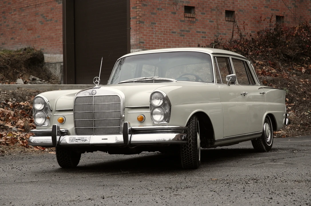 1967 Mercedes-Benz W111 Sedan - Image 4 of 31
