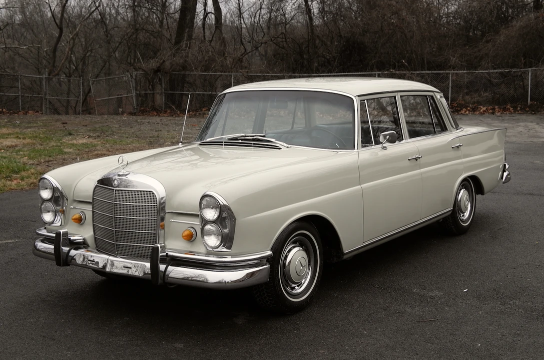 1967 Mercedes-Benz W111 Sedan - Image 6 of 31