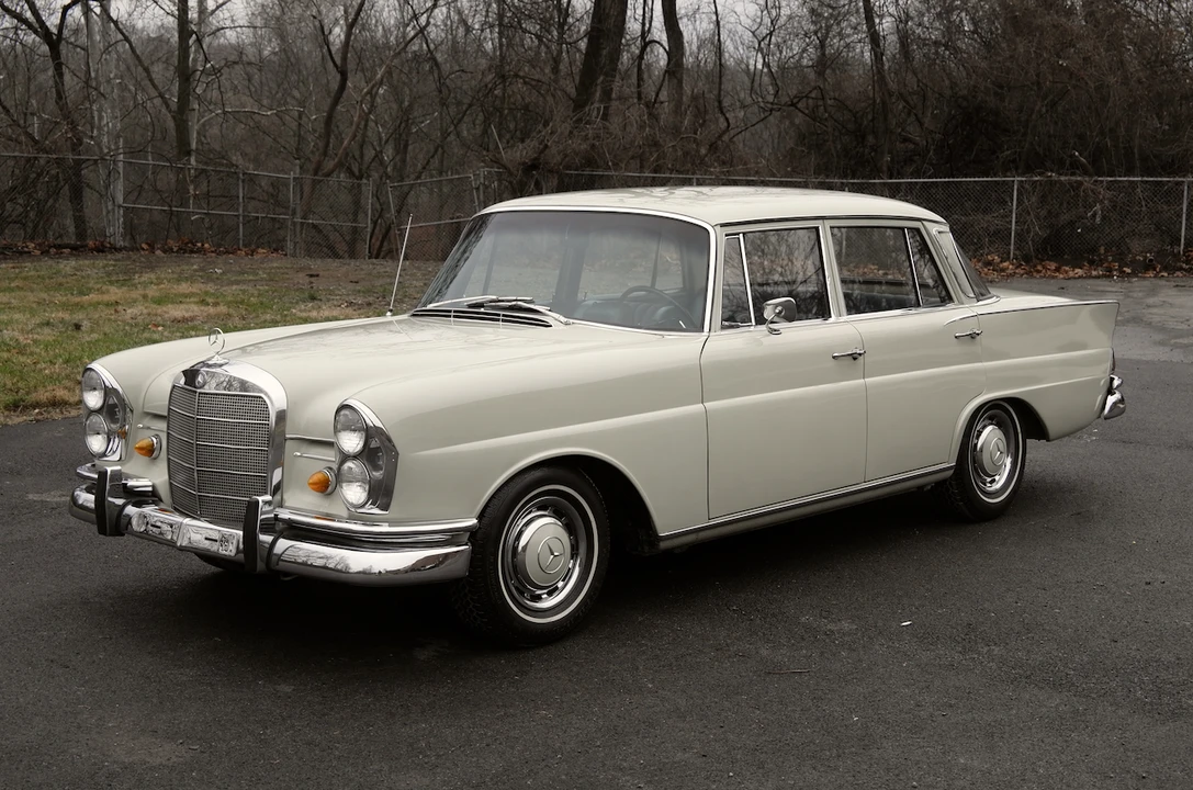 1967 Mercedes-Benz W111 Sedan - Image 11 of 31