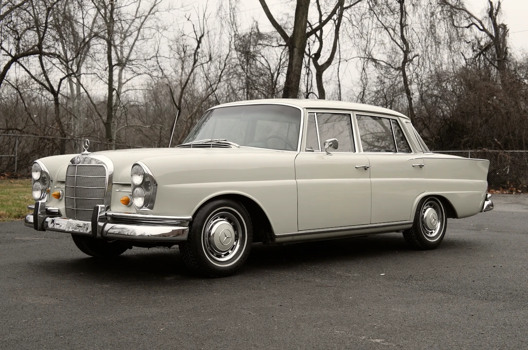 1967 Mercedes-Benz W111 Sedan - Image 10 of 31