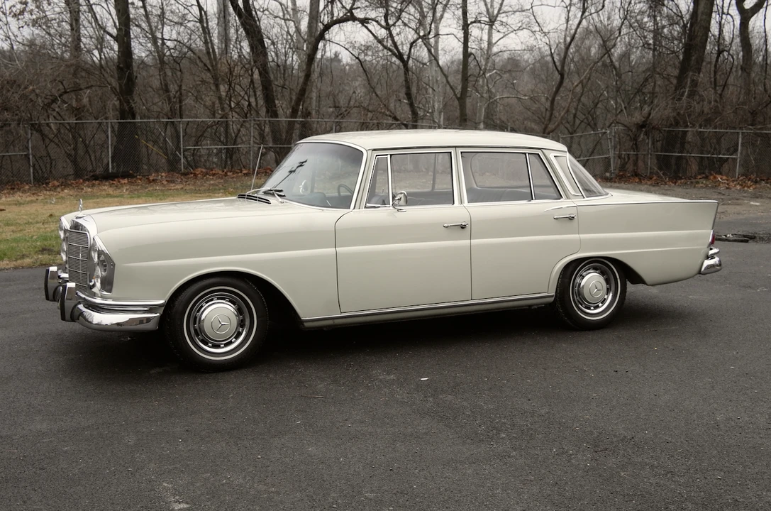 1967 Mercedes-Benz W111 Sedan - Image 14 of 31