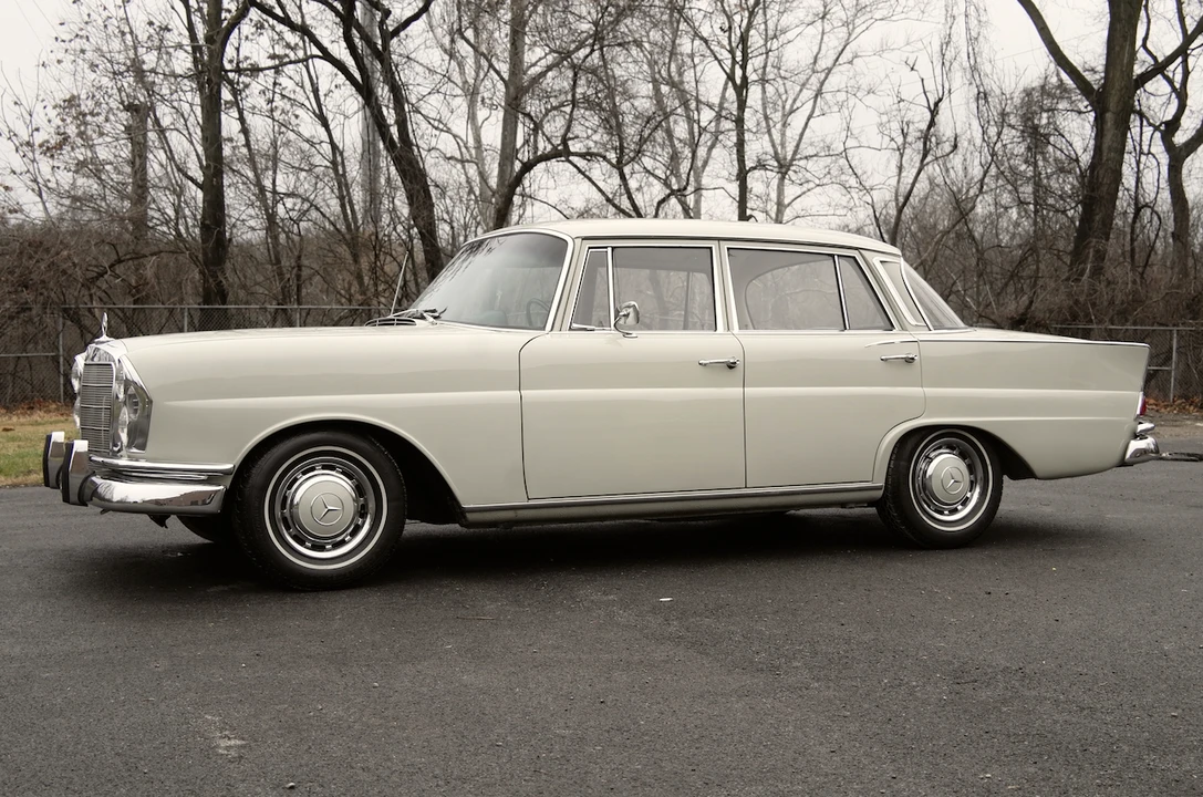 1967 Mercedes-Benz W111 Sedan - Image 13 of 31