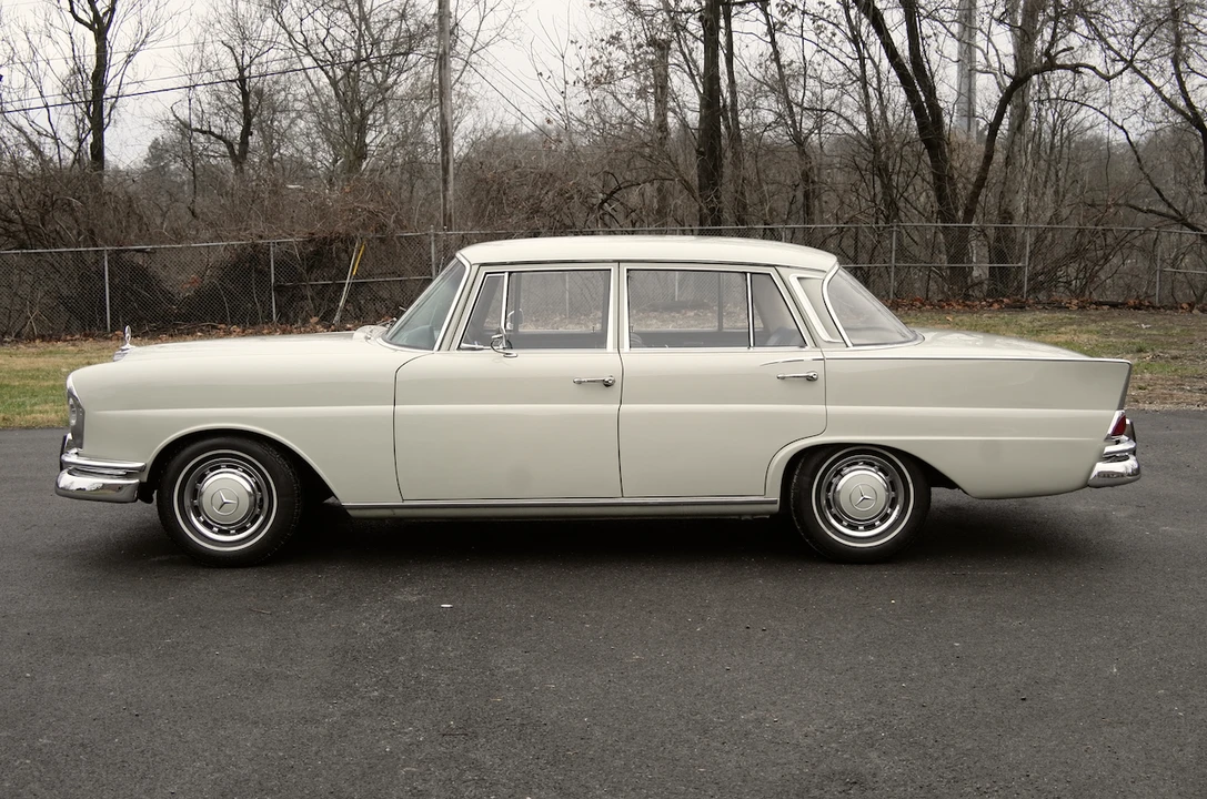 1967 Mercedes-Benz W111 Sedan - Image 15 of 31