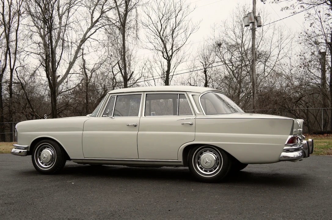 1967 Mercedes-Benz W111 Sedan - Image 16 of 31