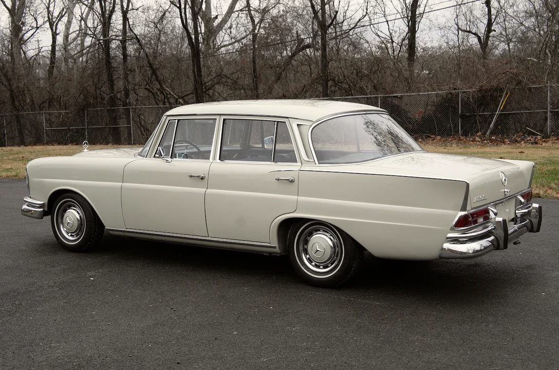 1967 Mercedes-Benz W111 Sedan - Image 18 of 31