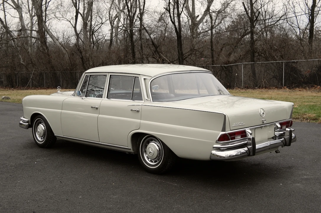 1967 Mercedes-Benz W111 Sedan - Image 19 of 31