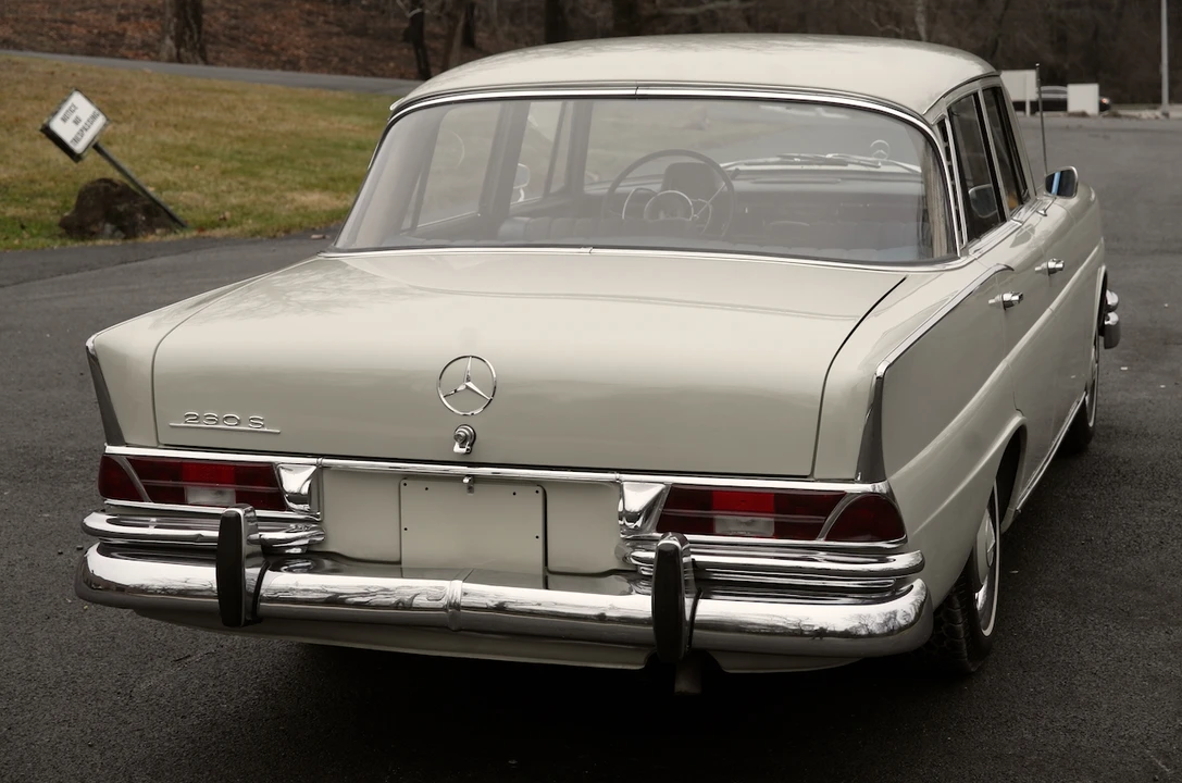 1967 Mercedes-Benz W111 Sedan - Image 26 of 31